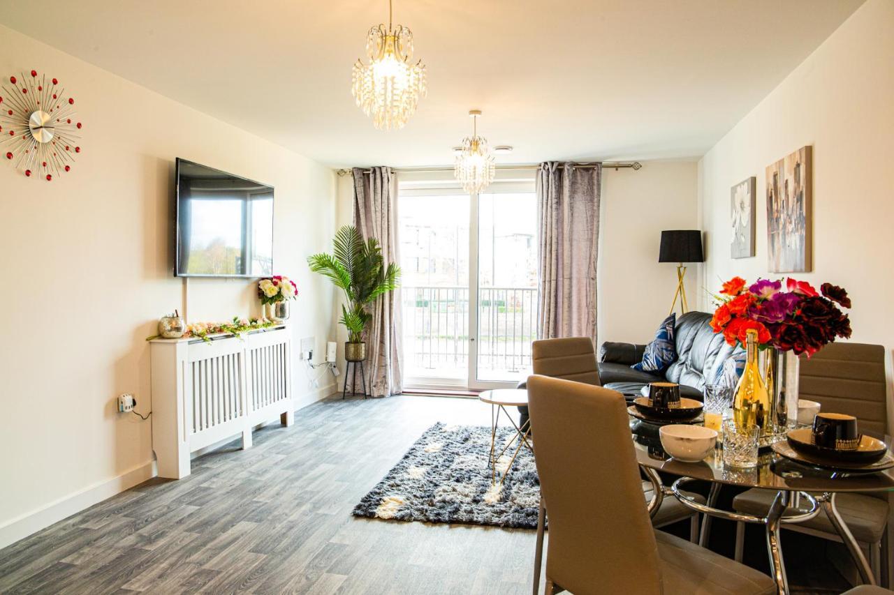 A Luxury 2 Bedroom Apartment With 2 Free Parking Chatham  Eksteriør bilde